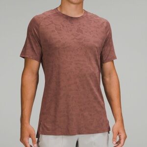Lululemon Mens Textured Train Short Sleeve - Large